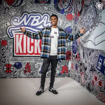 Sneakers The 10: Nike Air Force 1 Low "off White" worn by Shai Gilgeous-Alexander on the Instagram account @leaguefits