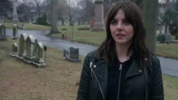 Tous les Saints Papin Veste en Cuir portés par le Dr Joan Watson (Lucy Liu) dans le Primaire (S05E15)