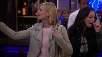 Ted Baker Salhie Sweater worn by Caroline Channing (Beth Behrs) in 2 Broke Girls (S05E09)