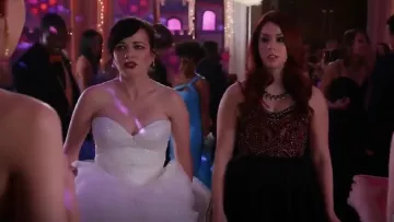 Alice + Olivia Audrie Vestido usado por Tamara (Jillian Rose Reed) en Awkward. (S05E09)