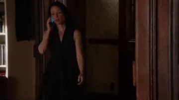Tous les Saints Jayda Robe en Soie porté par le Dr Joan Watson (Lucy Liu) dans le Primaire (S06E04)