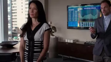 Narciso Rodriguez à Rayures en mélange de Coton Robe porté par le Dr Joan Watson (Lucy Liu) dans le Primaire (S06E04)