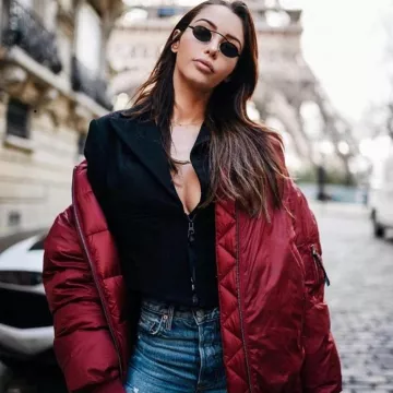 Le jean porté par Nabilla sur le compte Instagram @Ins­ta­na­billa­news