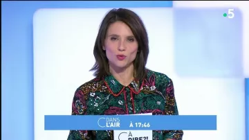 The shirt to small...(identical except for trim color black) Melanie Taravant in C to tell the 20.02.2019