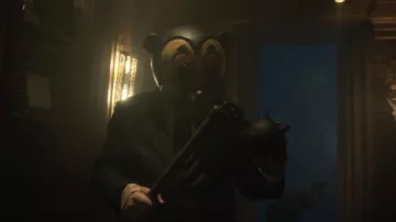 The mask of Hazel (Cameron Britton) in The Umbrella Academy S1