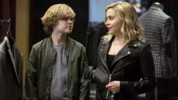 Le perfecto noir de Annie Marks (Mae Whitman) dans Good Girls S01E07