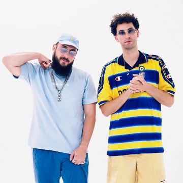 Le maillot de football bleu et jaune de Parme 1999 de Jeanjass sur son compte Instagram