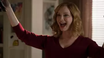 Le collier en or de Beth (Christina Hendricks) dans Good Girls S01E02