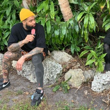 Sneakers Nike Air Force 1 Off-White, Odell Beckham Jr. on his account Instagram @obj