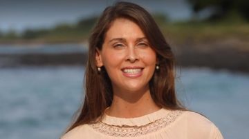 The Gold earrings cultured Pearl Ophelia Miller in Prohibited Area of the 03/02/2019