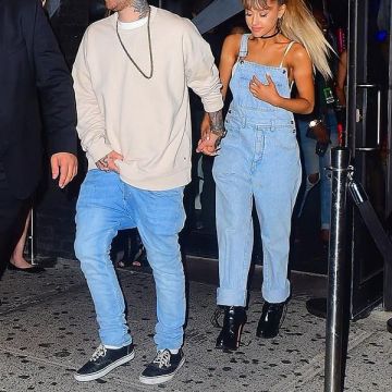 Furgonetas station wagons branquias zapatillas azul marino usadas por Mac Miller como se ve en la cuenta de Instagram @Music_lovers_blog