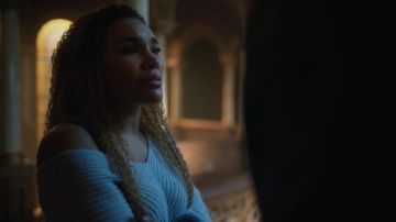 Asymetrical Sweater worn by Allison (Emmy Raver-Lampman) in The Umbrella Academy S01E04