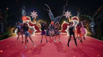 The top H&M worn by Mina in the movie clip Yes or Yes Twice