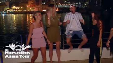 Le short rose à volant de Carla Moreau dans Les marseillais : Asian tour