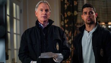 Chaqueta uniforme NCIS usada por Leroy Jethro Gibbs (Mark Harmon) en NCIS S16E14