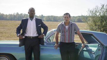 Tony Lip's (Viggo Mortensen) Camisa gris a rayas en green book: En los caminos del sur