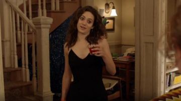 Alice + Olivia Stila Métalliques Latérales-Fente Midi Robe portée par Fiona Gallagher (Emmy Rossum) dans Shameless (S09E11)