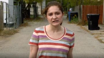 Madewell Alto Scoop Tee Granda Bande porté par Emma Kenney dans Shameless (S09E11)