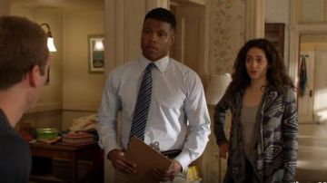 Lucky Brand Aztèque Envelopper porté par Fiona Gallagher (Emmy Rossum) dans Shameless (S09E11)