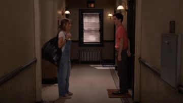 Golden Goose Diapositive Baskets portées par Shannon (Odessa Adlon) en Fam (S01E07)