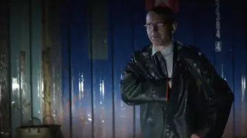 Cravate vert olive de Reid Miller (Jeremy Strong) dans Serenity