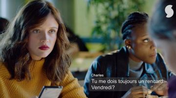 Yellow sweater worn by Manon (Marilyn Lima) as seen in Skam France S02E01