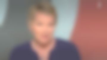 La Blouse marine fluide Maison 1.2.3 de Élise Lucet dans Envoyé spécial le 28.02.2019