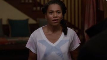 Wildfox Star Crossed Romeo V-Neck Tee worn by Dr. Maggie Pierce (Kelly McCreary) in Grey's Anatomy (S14E14)