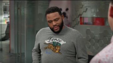 Kenzo Saut de Tigre Pull porté par Andre "Dre' Johnson (Anthony Anderson) black-ish (S05E13)