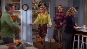 La théorie de la Fausse Écharpe de Soie Chemisier porté par Mandy Baxter (Molly Ephraim) dans le Dernier Homme Debout (S07E14)