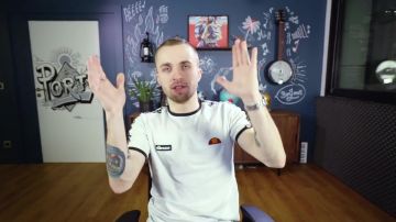 La camiseta ellesse de Squeezie en THESE PEOPLE ARE DANGEROUS ⚠️ (Y'a quoi #2)