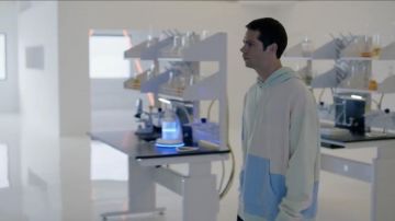 The sweatshirt worn by Stu Maxsome (Dylan O'brien) in the Weird City S01E01