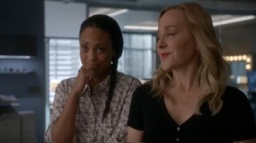Michael Kors Collection Bodysuit usado por Marissa Morgan (Geneva Carr) en Bull (S03E16)