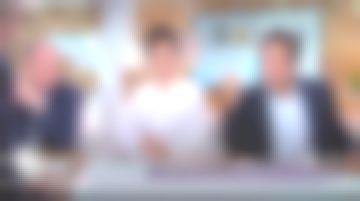 La chemise blanches manches bouffantes Vanessa Bruno de Marion Ruggieri dans C à vous le 27.02.2019