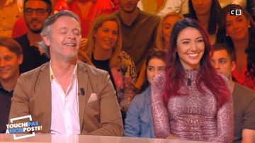 La robe imprimé serpent de Delphine Wespiser dans Touche pas à mon poste du 28/02/2019