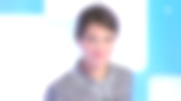 The shirt flowers Melanie Taravant in C to tell the 11/02/2019