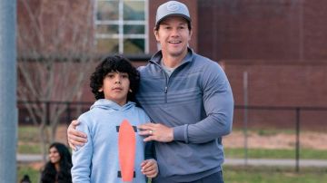 The sweatshirt hoody worn by Juan (Gustavo Quiroz) in the Apprentices Parents