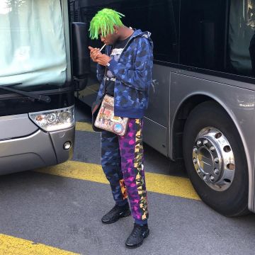 The hooded jacket camo Bape Shark x PSG Youv Dee on his account Instagram