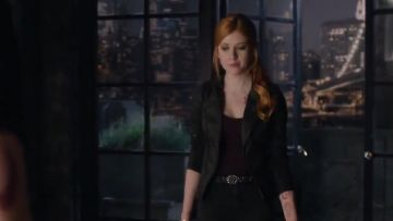 R13 Cafe Racer Veste en Cuir portés par Clary Fray (Katherine McNamara) dans les Shadowhunters (S01E07)