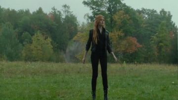 The top and red skirt with Jovani, Camille Belcourt (Kaitlyn Leeb) in  Shadowhunters S01E13