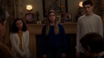 UO Paxton, Blottie à l'encolure Large Chandail porté par Dylan DiMeo (Kyla Kenedy) sans Voix (S03E16)