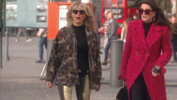 Gucci Black Marmont Velvet Belt Bag usado por Dorit Kemsley en The Real Housewives of Beverly Hills (S08E16)