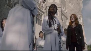 J. Crew The Downtown Field Jacket en Mossy Brown usado por Clary Fray (Katherine McNamara) en Shadowhunters (S02E06)