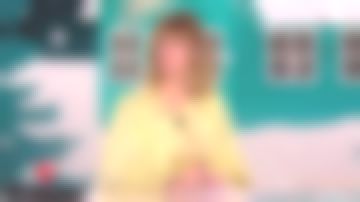 El vestido estampado amarillo de Daphne Bürki en Je t'aime etc... desde 2019/12/14