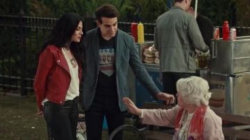 Iro Ashville Leather Moto Jacket usado por Isabelle Lightwood (Emeraude Toubia) en Shadowhunters (S02E12)