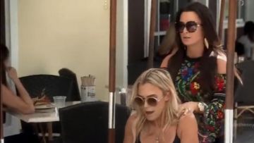 Roberto Cavalli  Turais Sunglasses worn by Herself (Kyle Richards) in The Real Housewives of Beverly Hills (S08E14)