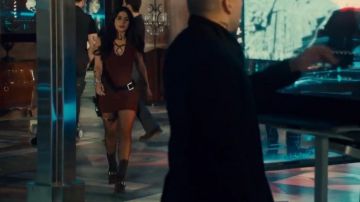 Botas embellecidas Burberry Westmarsh usadas por Isabelle Lightwood (Emeraude Toubia) en Shadowhunters (S02E16)