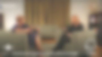Le pantalon smocking détails dorés de Marie Mamgioglou dans Télématin le 06.03.2019