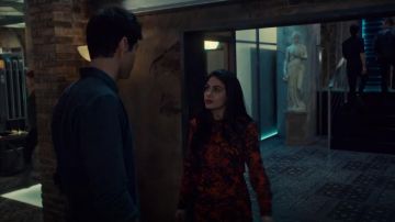 Isabel Marant Irvin Robe portée par Isabelle Lightwood (Emeraude Toubia) dans les Shadowhunters (S03E06)
