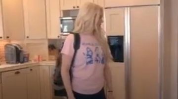 Louis Vuitton Palm Springs MM Sac à dos porté par elle-Même (Erika Jayne) Au Real Housewives de Beverly Hills (S08E09) (S08E09) (S08E09)